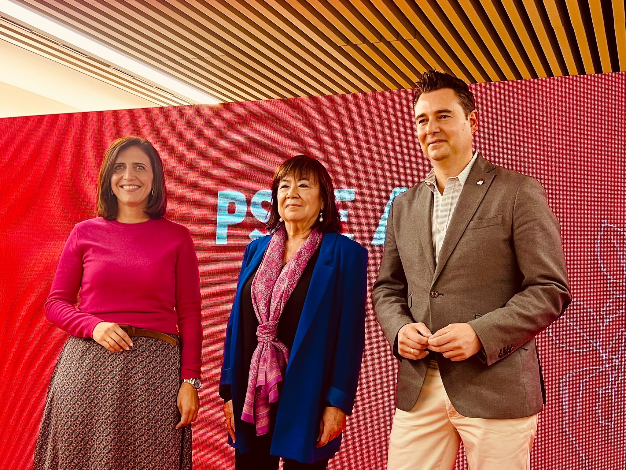 El PSOE de Burgos rinde homenaje a los compañeros y compañeras que tiene más de 40 años de militancia